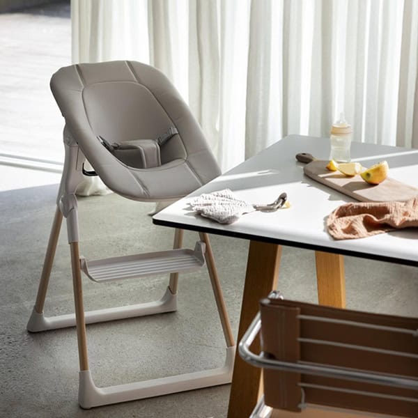 kinderstoel voor in de eetkamer