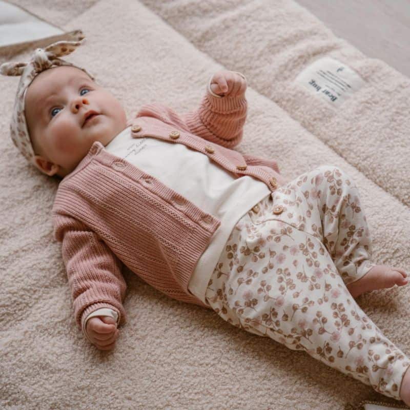 baby broekje off white met bloemetjes baby broekje off white met bloemetjes - Afbeelding 2